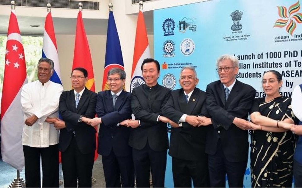 Ấn Độ tài trợ 1.000 suất học bổng tiến sĩ cho sinh viên ASEAN an do cap 1000 suat hoc bong tien si cho sinh vien asean