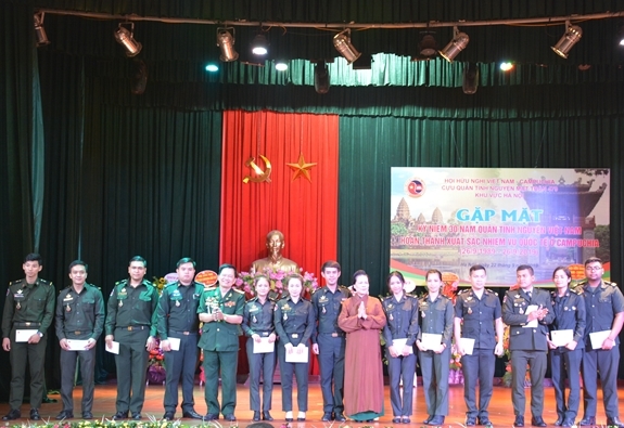Gần 10.000 liệt sỹ thuộc Mặt trận 479 hy sinh vì tình đoàn kết Việt Nam - Campuchia gan 10000 liet sy thuoc mat tran 479 hy sinh vi tinh doan ket viet nam campuchia