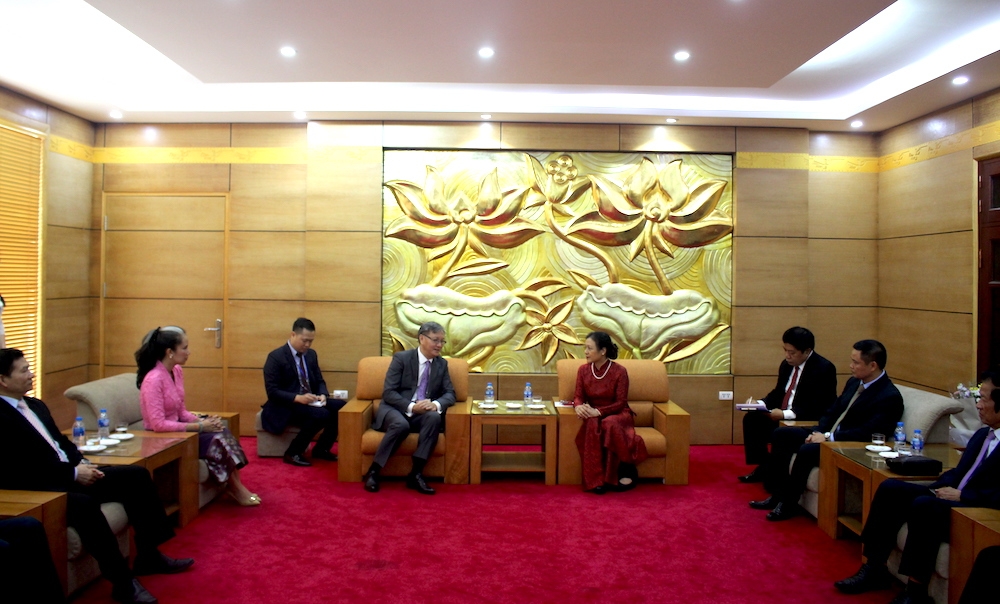 VUFO tôn vinh những đóng góp không mệt mỏi của Đại sứ Lào tại Việt Nam vufo ton vinh nhung dong gop khong met moi cua dai su lao tai viet nam