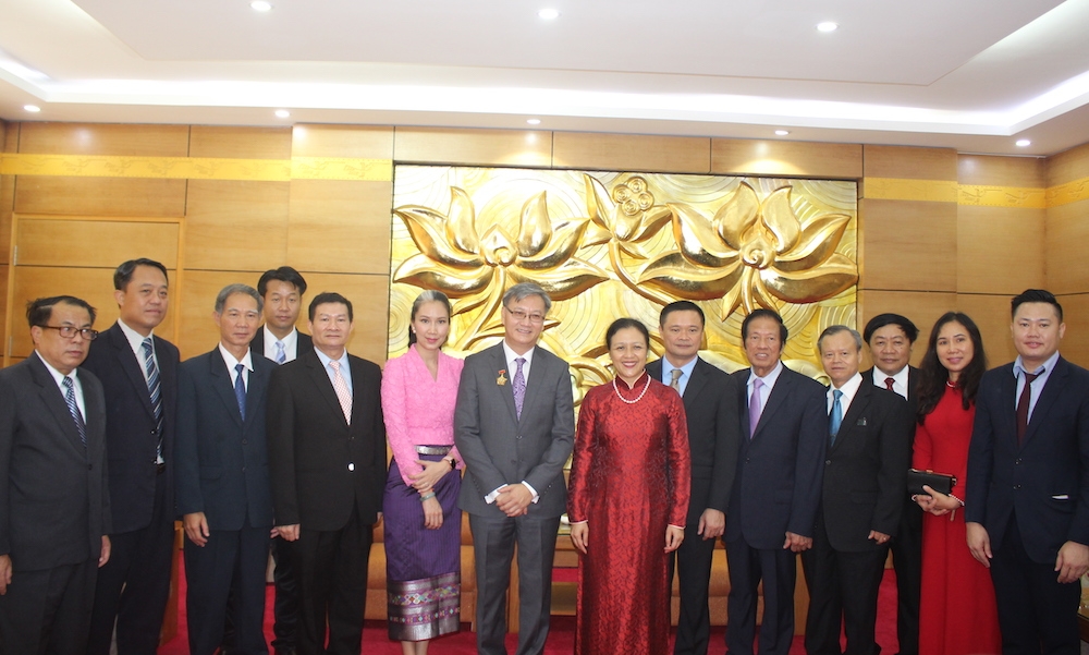 VUFO tôn vinh những đóng góp không mệt mỏi của Đại sứ Lào tại Việt Nam vufo ton vinh nhung dong gop khong met moi cua dai su lao tai viet nam
