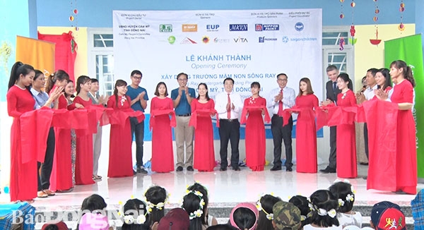 Tổ chức Saigonchildren "khoác áo mới" cho Trường mầm non Sông Ray (Đồng Nai) to chuc saigonchildren khoac ao moi cho truong mam non song ray dong nai