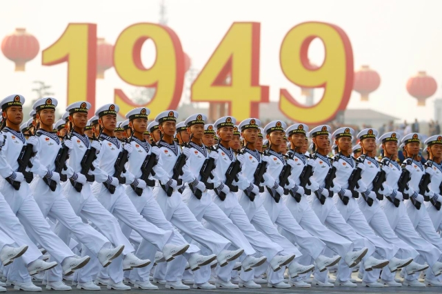 trung quoc ky niem 70 nam quoc khanh voi man dieu binh ram ro