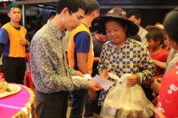 dem nhac vong tay nhan ai tai duc quyen gop 370 trieu dong cho tre em viet nam