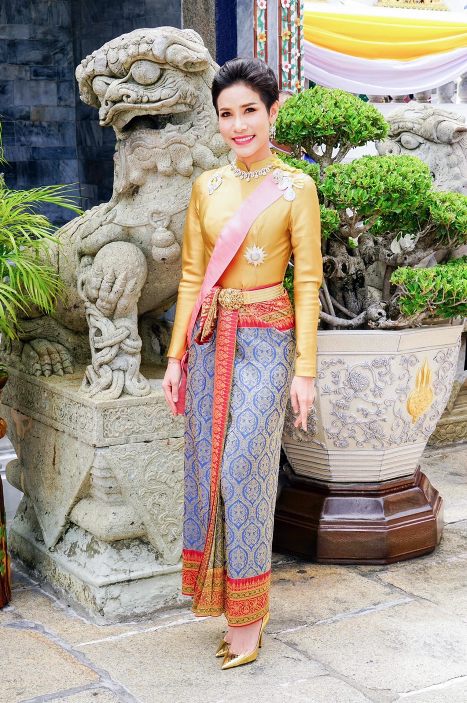 Nhan sắc Hoàng Quý Phi Thái Lan vừa bị phế truất ở tuổi 34 nhan sac xinh dep cua hoang quy phi thai lan vua bi phe truat