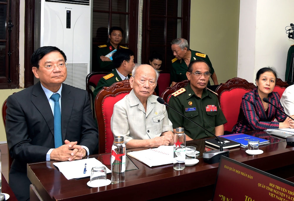 Tọa đàm 70 năm Ngày truyền thống quân tình nguyện và chuyên gia Việt Nam tại Lào toa dam 70 nam ngay truyen thong quan tinh nguyen va chuyen gia viet nam tai lao