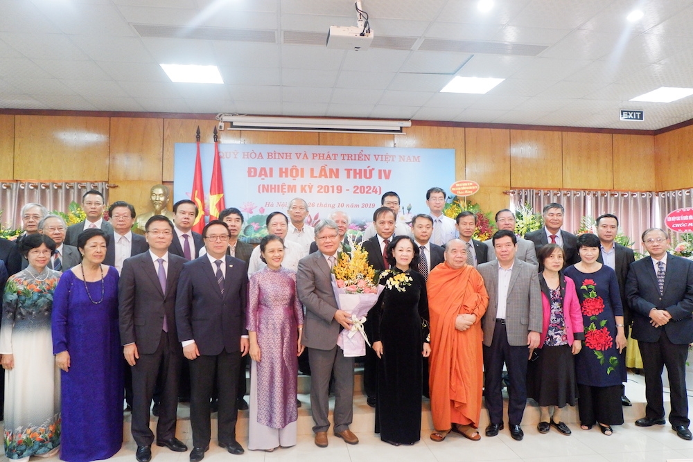 Nguyên Bộ trưởng Bộ Tư pháp Hà Hùng Cường được bầu làm Chủ tịch Quỹ Hoà bình và Phát triển Việt Nam nguyen bo truong bo tu phap ha hung cuong duoc bau lam chu tich quy hoa binh va phat trien viet nam