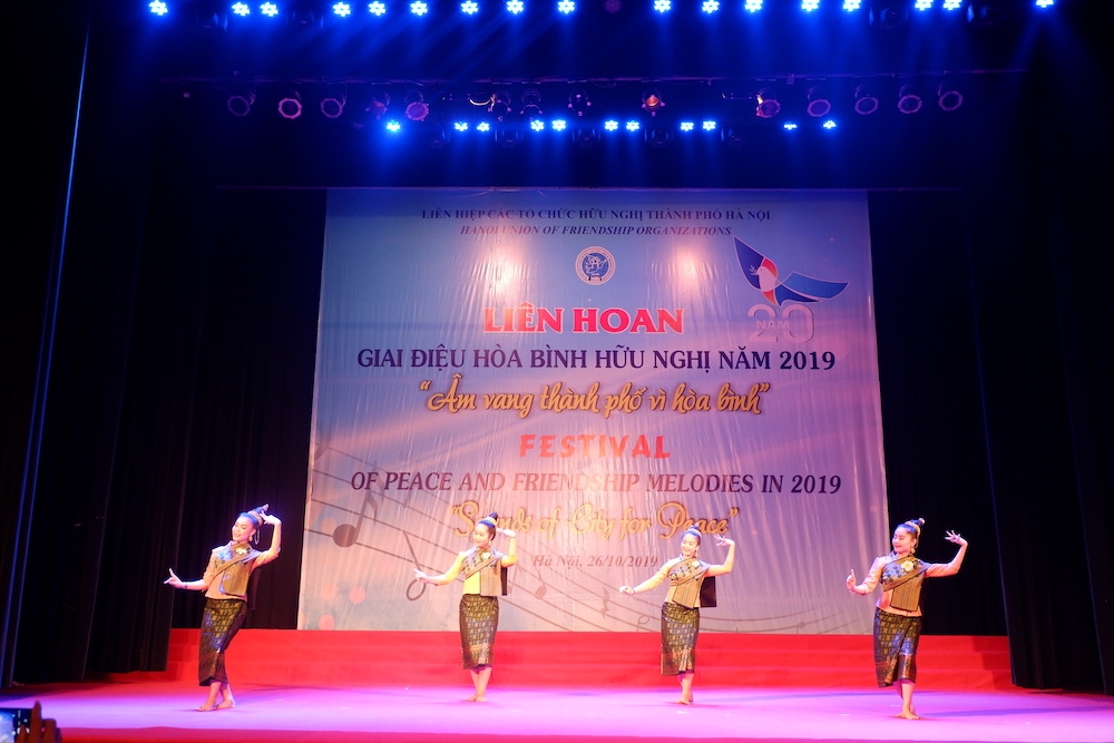 Giai điệu hoà bình ngân vang tại Thành phố vì hoà bình giai dieu hoa binh ngan vang tai thanh pho vi hoa binh