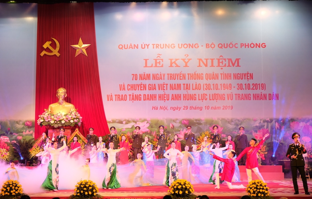 nhung hinh anh dau tien ve le ky niem 70 nam ngay truyen thong quan tinh nguyen va chuyen gia viet nam tai lao