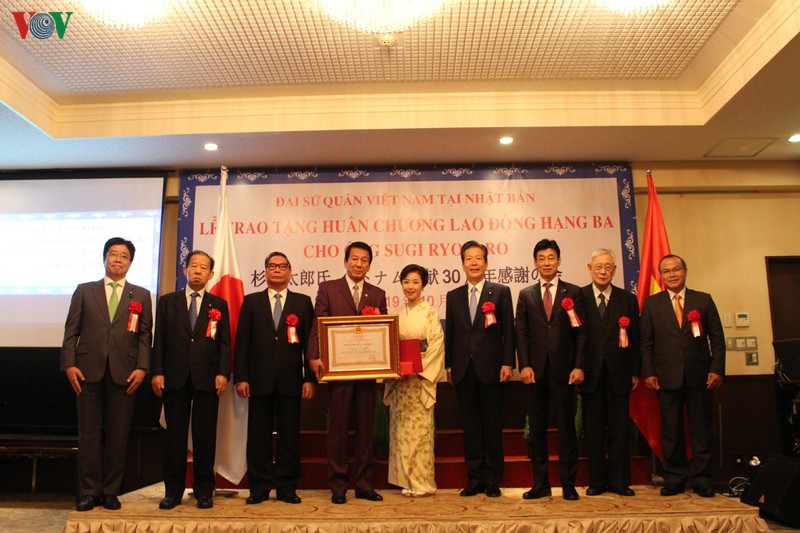 Đại sứ đặc biệt Việt - Nhật Sugi Ryotaro: 30 năm cống hiến vì quan hệ hai nước nguyen dai su dac biet viet nhat sugi ryotaro 30 nam cong hien vi quan he hai nuoc