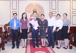 dau tranh bang long dan va le phai