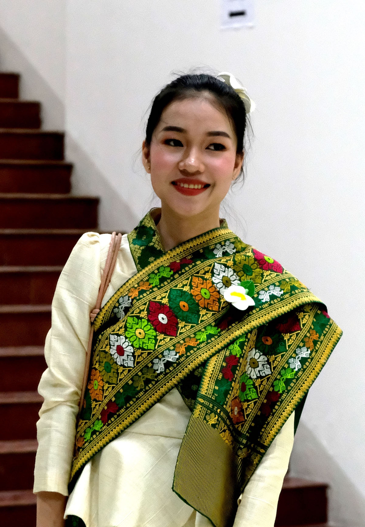 nhung bong hoa champa trong cuoc thi hung bien tieng viet cho luu hoc sinh lao