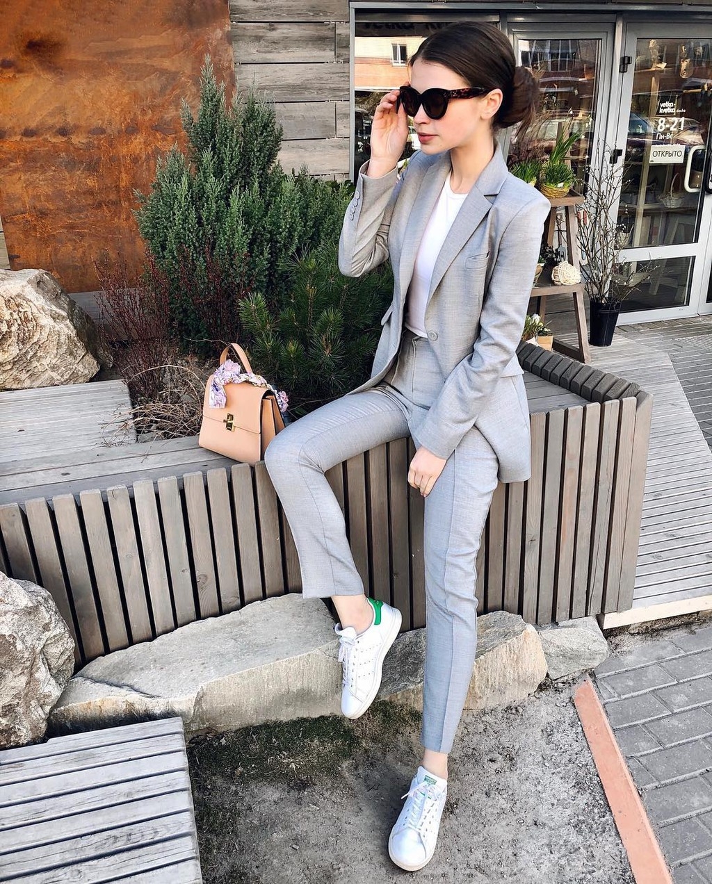 Nhan sắc hút hồn của nữ nghị sĩ Belarus mới 22 tuổi chan dung hoa hau tro thanh nu nghi si tre nhat belarus