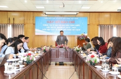 dau tranh bang long dan va le phai