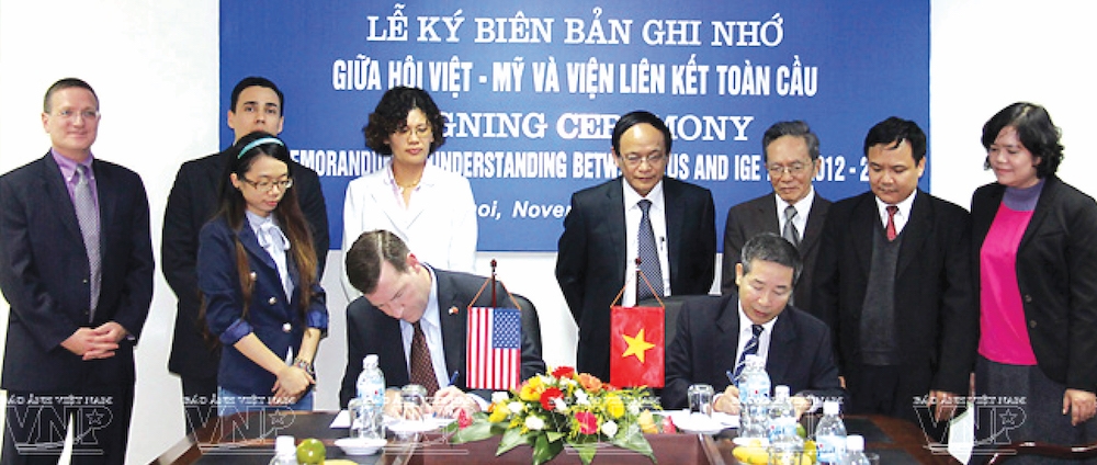 Những sứ giả mang tiếng nói chân thực về tôn giáo Việt Nam tới Mỹ nhung su gia mang tieng noi chan thuc ve ton giao viet nam toi my