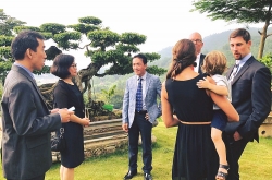 giao su ngo bao chau chinh thuc tro thanh giao su cua college de france phap