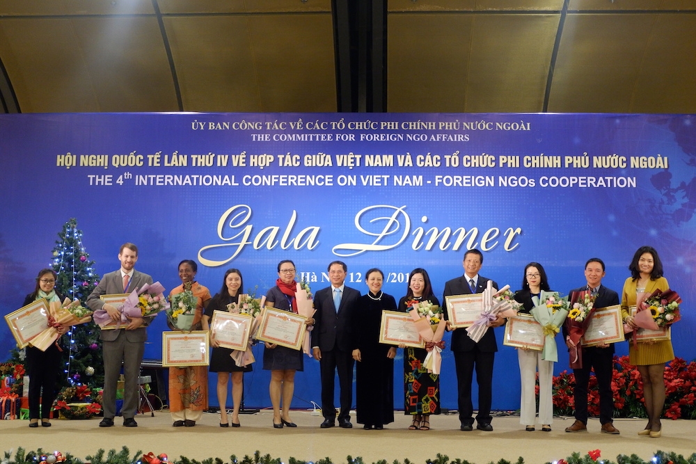 Vinh danh 29 tổ chức phi chính phủ có đóng góp tích cực cho Việt Nam giai đoạn 2014-2018 vinh danh 29 to chuc phi chinh phu co dong gop tich cuc cho viet nam giai doan 2014 2018