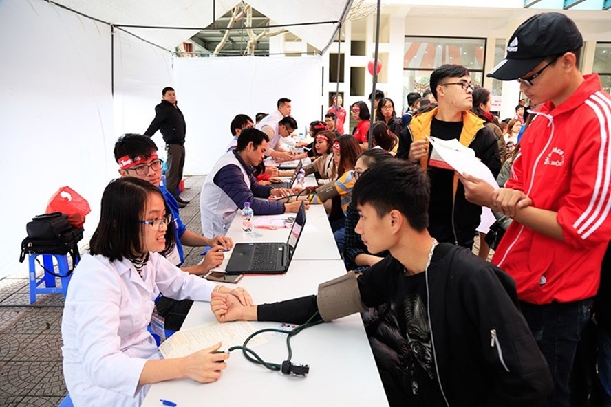 Thiếu 100.000 đơn vị máu điều trị cho người bệnh dịp Tết nguy co khan hiem mau cap cuu dieu tri cho nguoi benh dip tet