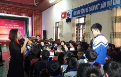 khai truong bien truyen thong cho duong day nong tu van va ho tro nan nhan mua ban nguoi 111 tai nghe an