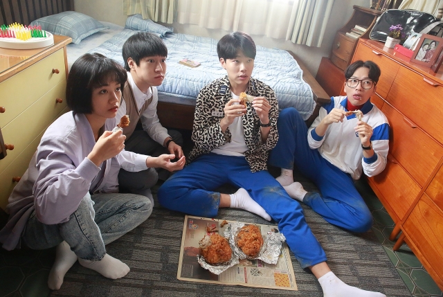 Top 10 phim 'hot' và hấp dẫn nhất trên Netflix Việt Nam top 10 phim hot nhat tren netflix viet nam