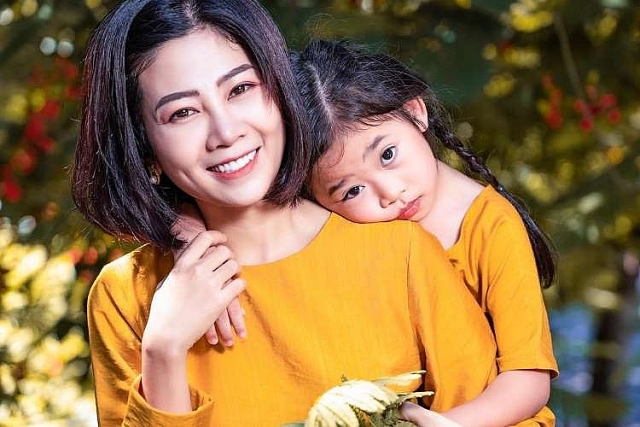 Khán giả khuyên Phùng Ngọc Huy sắp xếp thời gian về thăm Mai Phương khan gia khuyen phung ngoc huy sap xep thoi gian ve tham mai phuong