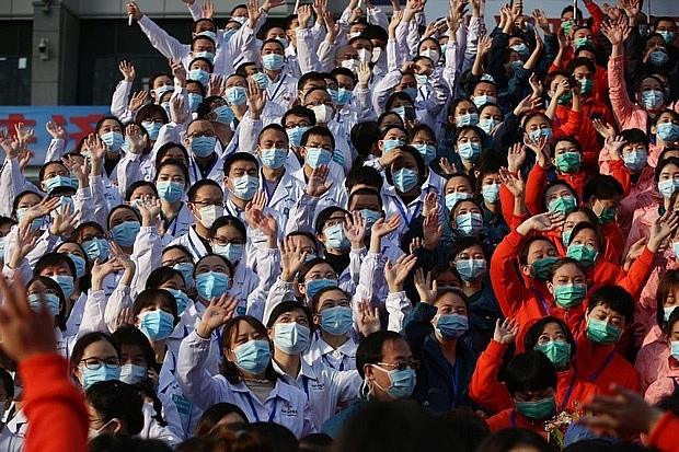 Vũ Hán kiểm soát được dịch Covid-19, các y bác sĩ vui mừng trở về nhà vu han kiem soat duoc dich covid 19 cac y bac si vui mung tro ve nha
