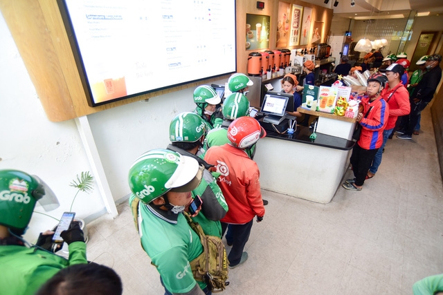 Tin tức trong ngày 26/3 mới nhất: Nội Bài tạm dừng đón người Việt hồi hương tin tuc trong ngay 263 moi nhat noi bai tam dung don nguoi viet hoi huong