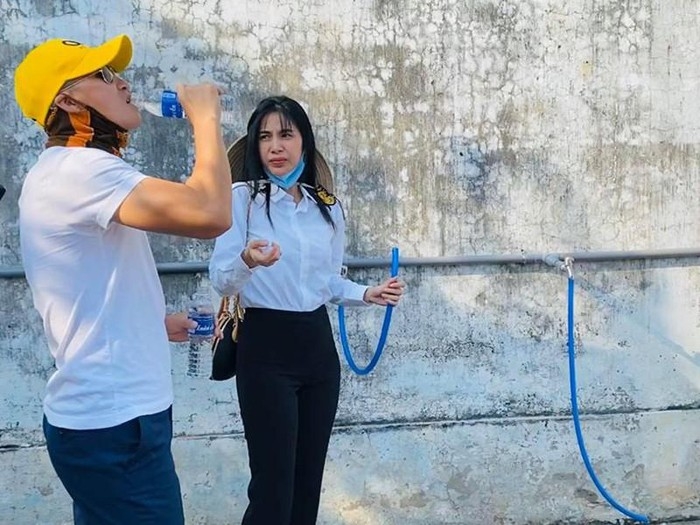 Quyên góp 13,5 tỉ chống hạn mặn, Thủy Tiên 'thử nước' cho dân miền Tây quyen gop 135 ti chong han man thuy tien thu nuoc cho dan mien tay