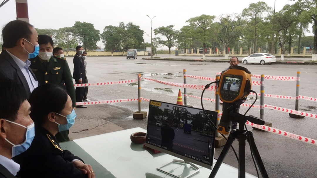 Cách ly toàn xã hội: Xe ôm, shipper tại TP.HCM vẫn được hoạt động cach ly toan xa hoi xe om shipper tai tphcm van duoc hoat dong
