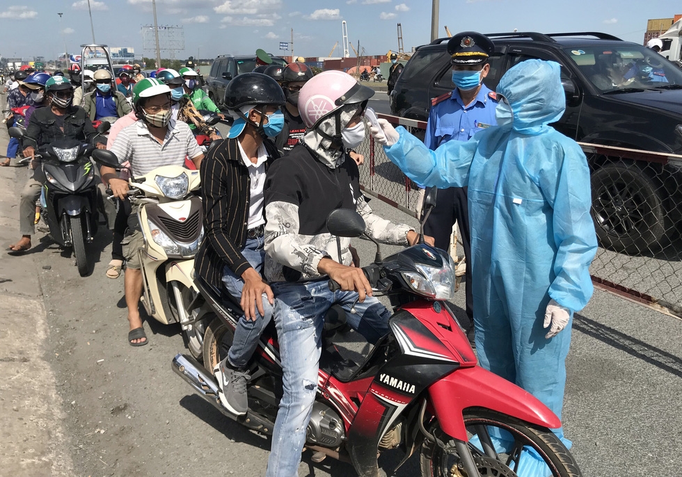 Tin tức trong ngày 7/4 mới nhất: Kiểm tra sâu 10 lái xe tại cửa ngõ TP.HCM trong ngày thứ 2 kiểm dịch tin tuc trong ngay 74 moi nhat kiem tra sau 10 lai xe tai cua ngo tphcm trong ngay thu 2 kiem dich