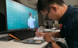 covid 19 anh ghi nhan gan 13000 ca tu vong ca nhiem o italy thap nhat trong hon 30 ngay