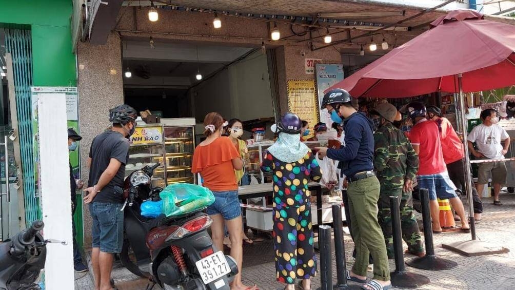 Tin tức trong ngày 16/4 mới nhất: 6 nam sinh chém trọng thương thiếu nữ 16 tuổi tin tuc trong ngay 164 moi nhat da nang cho co so an uong ban hang online tu hom nay