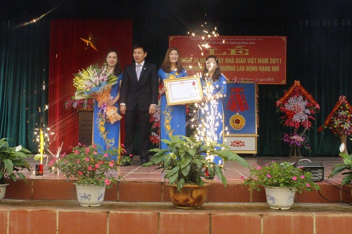 Tiểu học thị trấn Mường Ảng – là cờ đầu ngành giáo dục ở huyện nghèo tieu hoc thi tran muong ang la co dau nganh giao duc o huyen ngheo