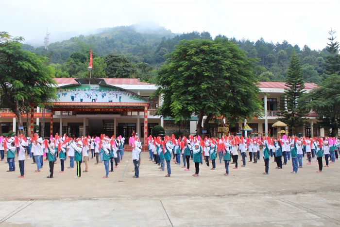 Tiểu học thị trấn Mường Ảng – là cờ đầu ngành giáo dục ở huyện nghèo tieu hoc thi tran muong ang la co dau nganh giao duc o huyen ngheo