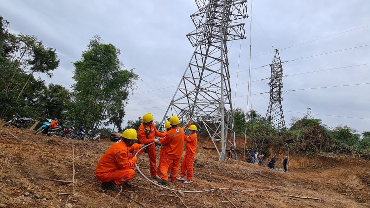 Công ty Điện lực Điện Biên đóng điện thông tuyến đường dây 110kV Mường Lay - Điện Biên Công ty Điện lực Điện Biên đóng điện thông tuyến đường dây 110kV Mường Lay - Điện Biên