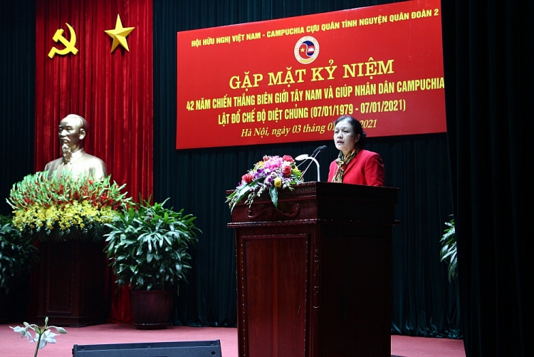 Chủ tịch Hội Liên hiệp các Tổ chức Hữu nghị Việt Nam Nguyễn Phương Nga phát biểu tại buổi gặp mặt. Chủ tịch Hội Liên hiệp các Tổ chức Hữu nghị Việt Nam Nguyễn Phương Nga phát biểu tại buổi gặp mặt.