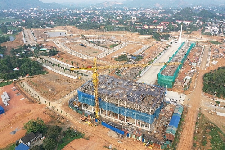 “Sốt” đất, nhà đầu tư rút hầu bao “khủng” từ chứng khoán “Sốt” đất, nhà đầu tư rút hầu bao “khủng” từ chứng khoán