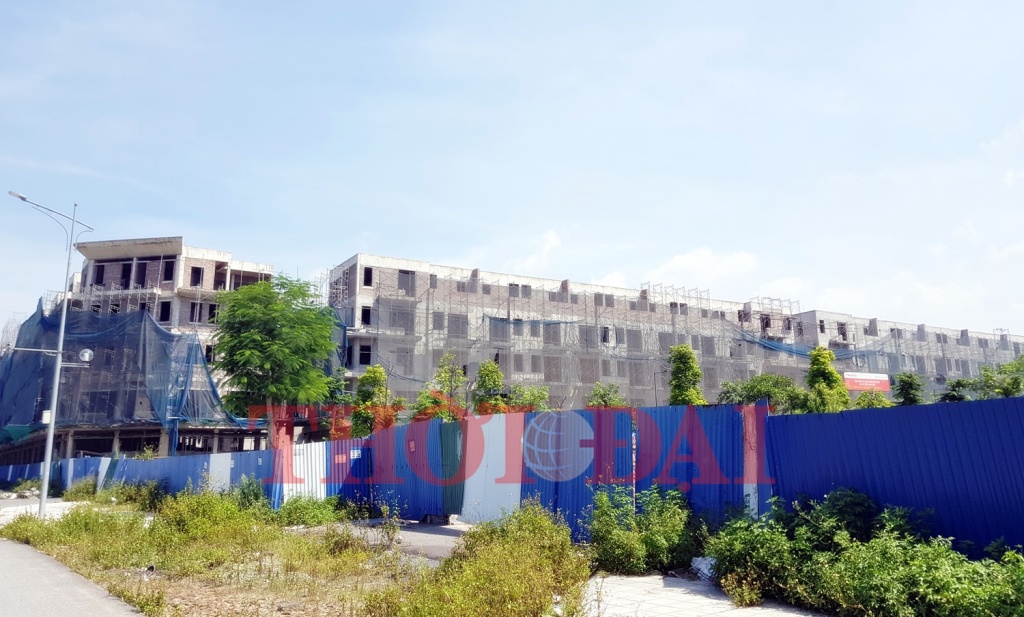 bitexco sau su map mo o the manor central park den lum xum tai du lich huong giang