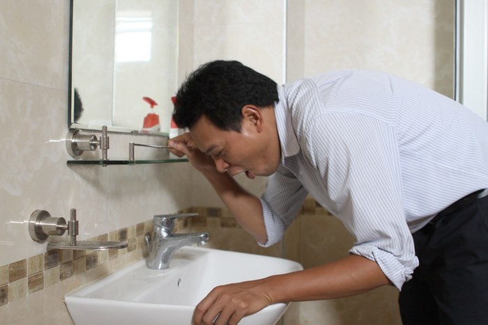 Móc họng khi say rượu coi chừng đột tử moc hong khi say ruou coi chung dot tu