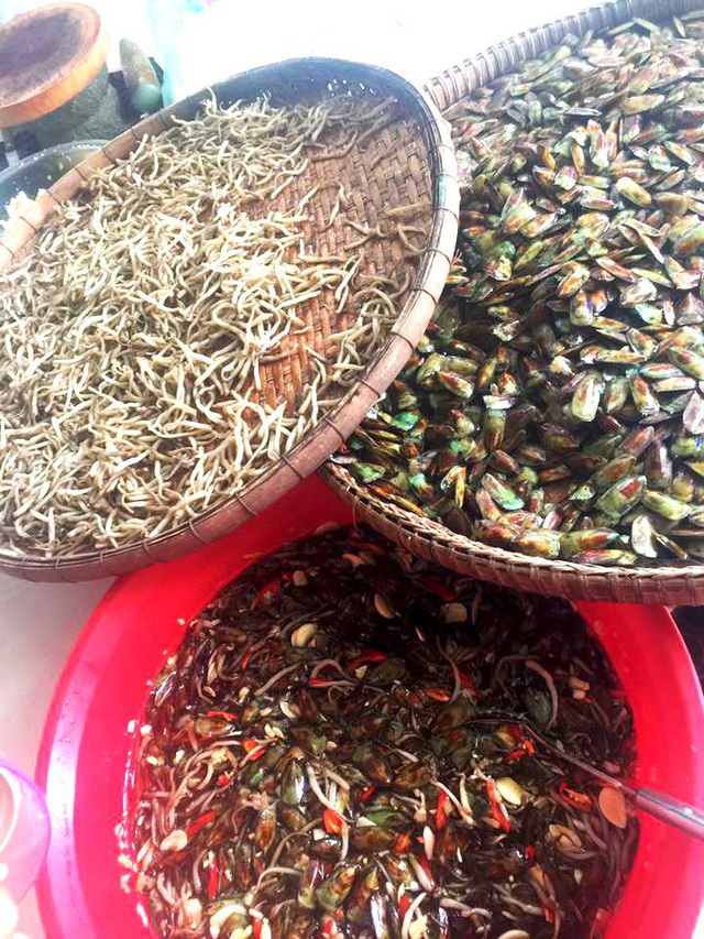 Odd-looking lingula forms soul of Ha Tien cuisine Odd-looking lingula forms soul of Ha Tien cuisine