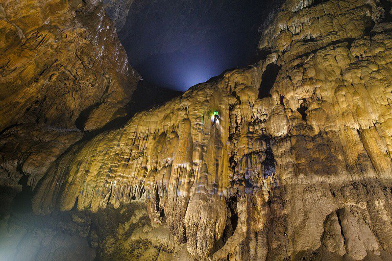 How US broadcaster made program on Vietnam's gigantic caves How US broadcaster made program on Vietnam's gigantic caves