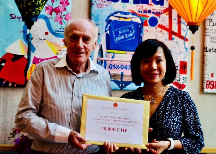 Vietnamese communities in Germany and Switzerland support the Covid-19 vaccine fund Vietnamese communities in Germany and Switzerland support the Covid-19 vaccine fund