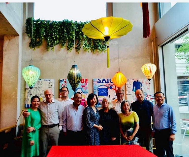 Vietnamese communities in Germany and Switzerland support the Covid-19 vaccine fund Vietnamese communities in Germany and Switzerland support the Covid-19 vaccine fund