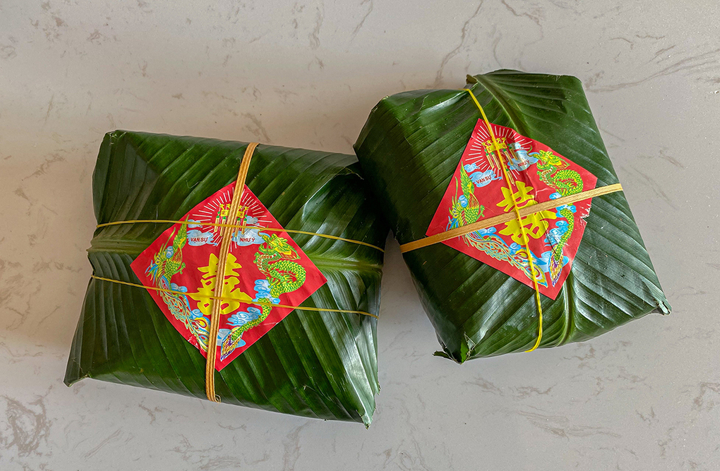Quan Ganh: A Treasure Sold in Food Stalls Quan Ganh: A Treasure Sold in Food Stalls