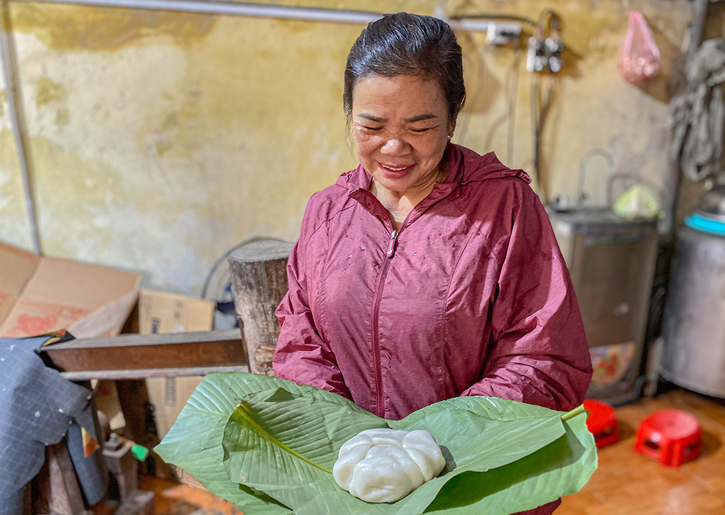 Quan Ganh: A Treasure Sold in Food Stalls Quan Ganh: A Treasure Sold in Food Stalls