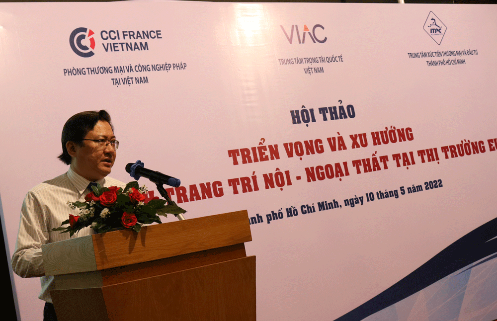 Ông Nguyễn Tuấn phát biểu tại hội thảo Ông Nguyễn Tuấn phát biểu tại hội thảo