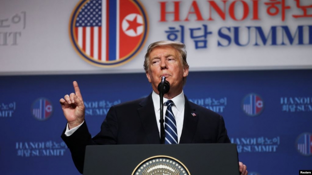 Trước khi rời nhiệm sở, Tổng thống Trump bất ngờ gia hạn 2 lệnh cấm nhập cư Trước khi rời nhiệm sở, Tổng thống Trump bất ngờ gia hạn 2 lệnh cấm nhập cư