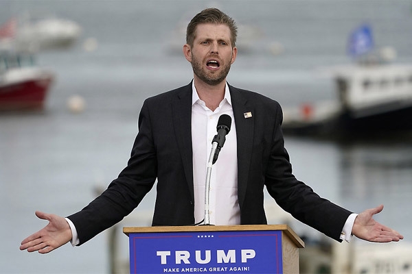 Con trai thứ của Trump cảnh cáo những nghị sĩ Cộng hòa không ủng hộ cha mình Con trai thứ của Trump cảnh cáo những nghị sĩ Cộng hòa không ủng hộ cha mình