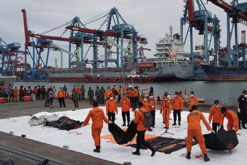 Phát hiện thân máy bay Indonesia mất tích dưới đáy biển Phát hiện thân máy bay Indonesia mất tích dưới đáy biển