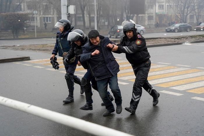 Tổng thống Kazakhstan thanh trừng cơ quan tình báo, chuẩn bị lập chính phủ mới Tổng thống Kazakhstan thanh trừng cơ quan tình báo, chuẩn bị lập chính phủ mới