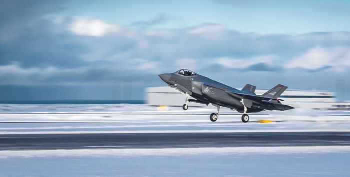 Lộ diện quốc gia đầu tiên có không quân sở hữu toàn chiến cơ tàng hình F-35 Lộ diện quốc gia đầu tiên có không quân sở hữu toàn chiến cơ tàng hình F-35